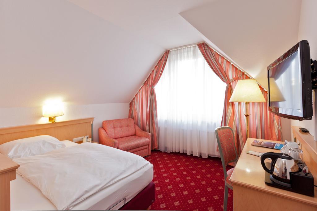 Hotel Fuer Dich Waren  Oda fotoğraf